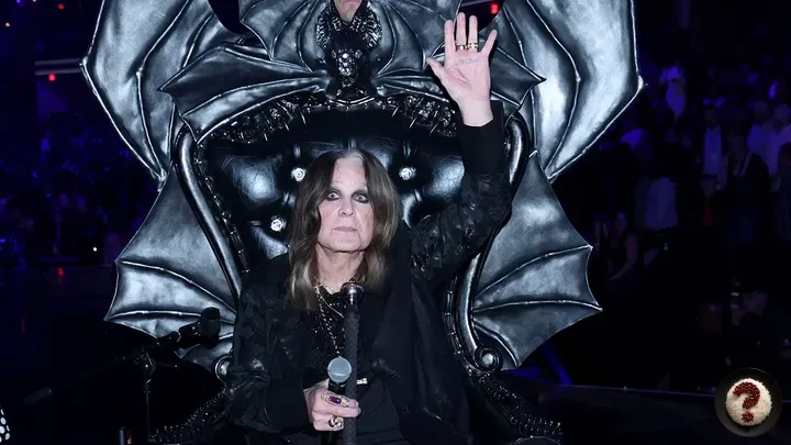 Black Sabbath’nın “Back to the Beginning” Konseri: Heavy Metal’in Dünyayı Sallayan Veda Partisi 2 ozzy osbourne sitting in his chair.